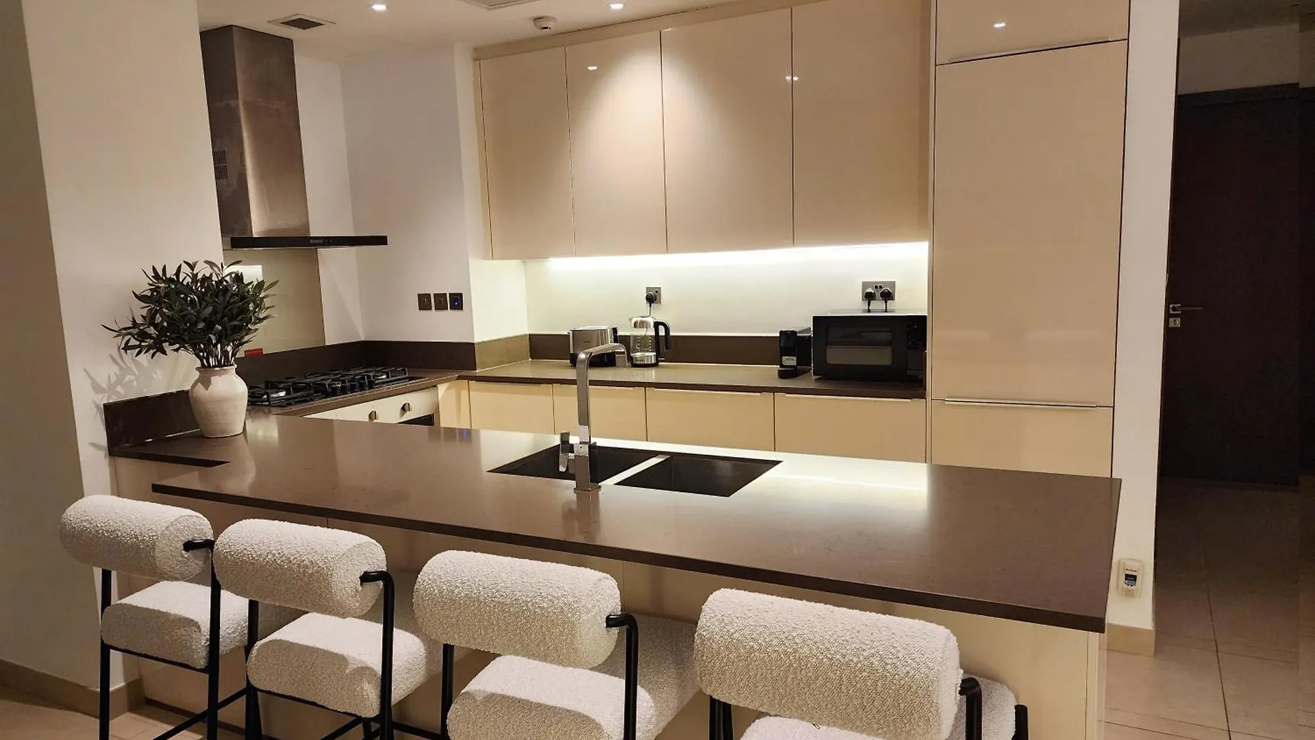 Luxe 2Br Marina Gate - Spectacular Pools With Marina Views - Marina Boutique Living Apartment Dubai